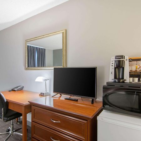 Econo Lodge Риджайна Экстерьер фото