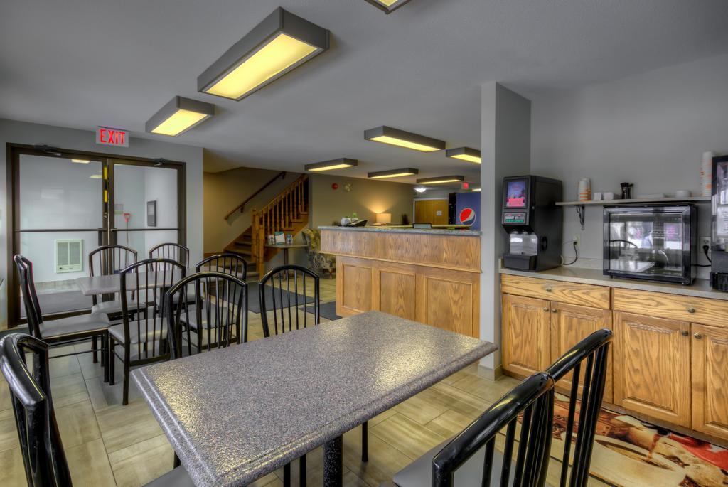 Econo Lodge Риджайна Экстерьер фото