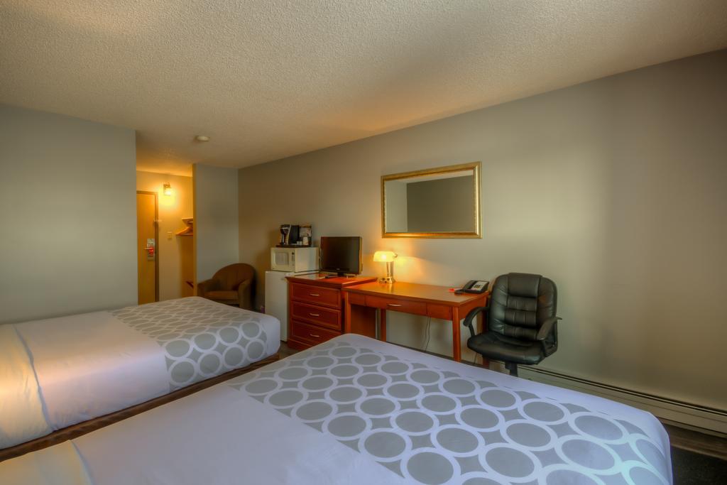 Econo Lodge Риджайна Экстерьер фото
