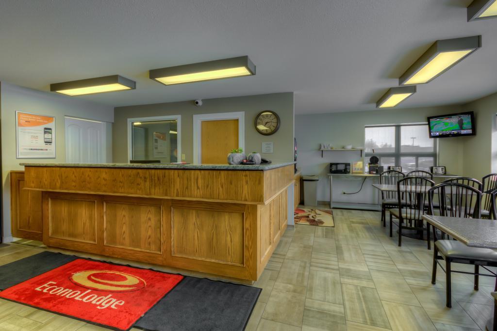 Econo Lodge Риджайна Экстерьер фото