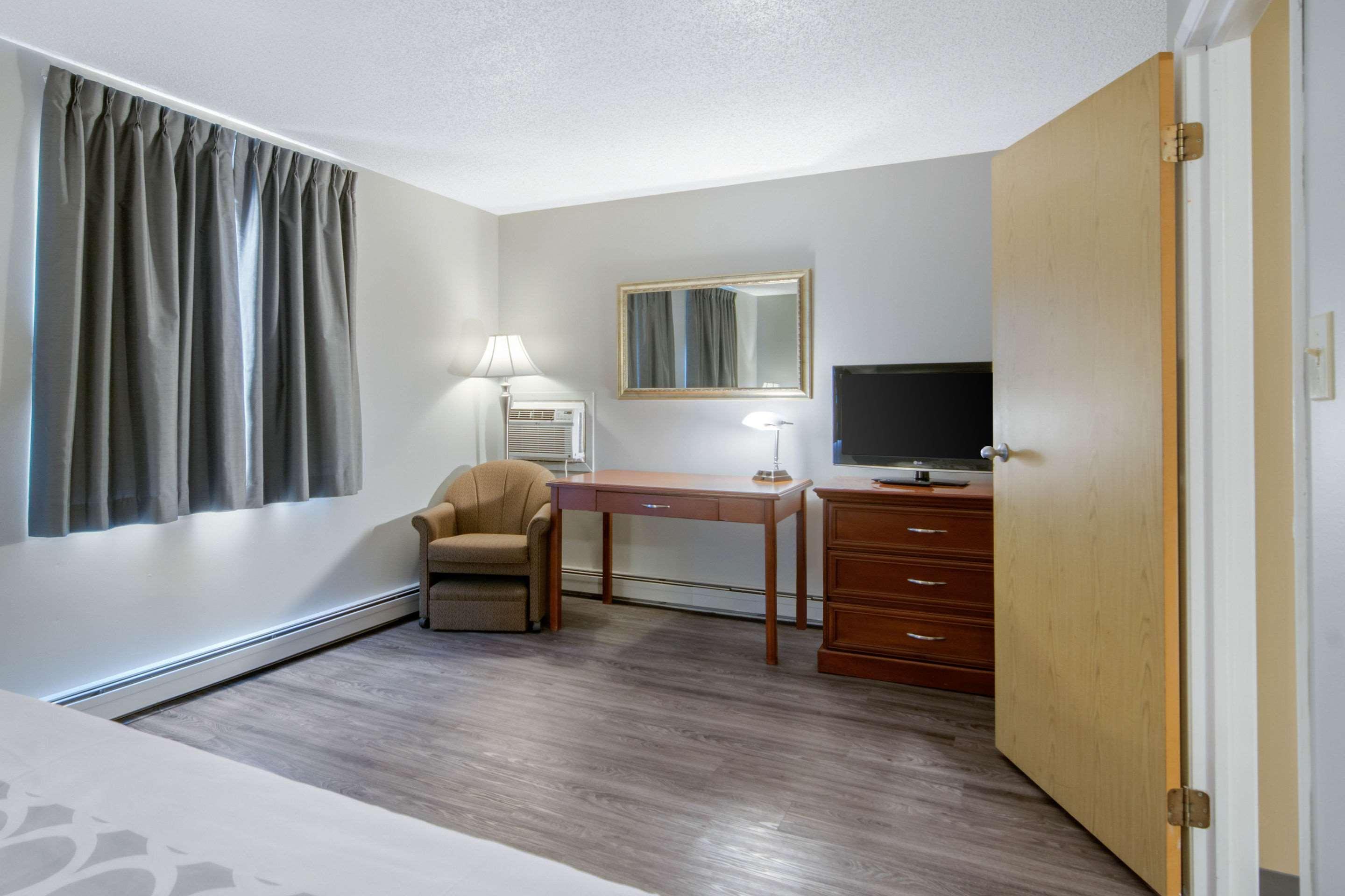 Econo Lodge Риджайна Экстерьер фото