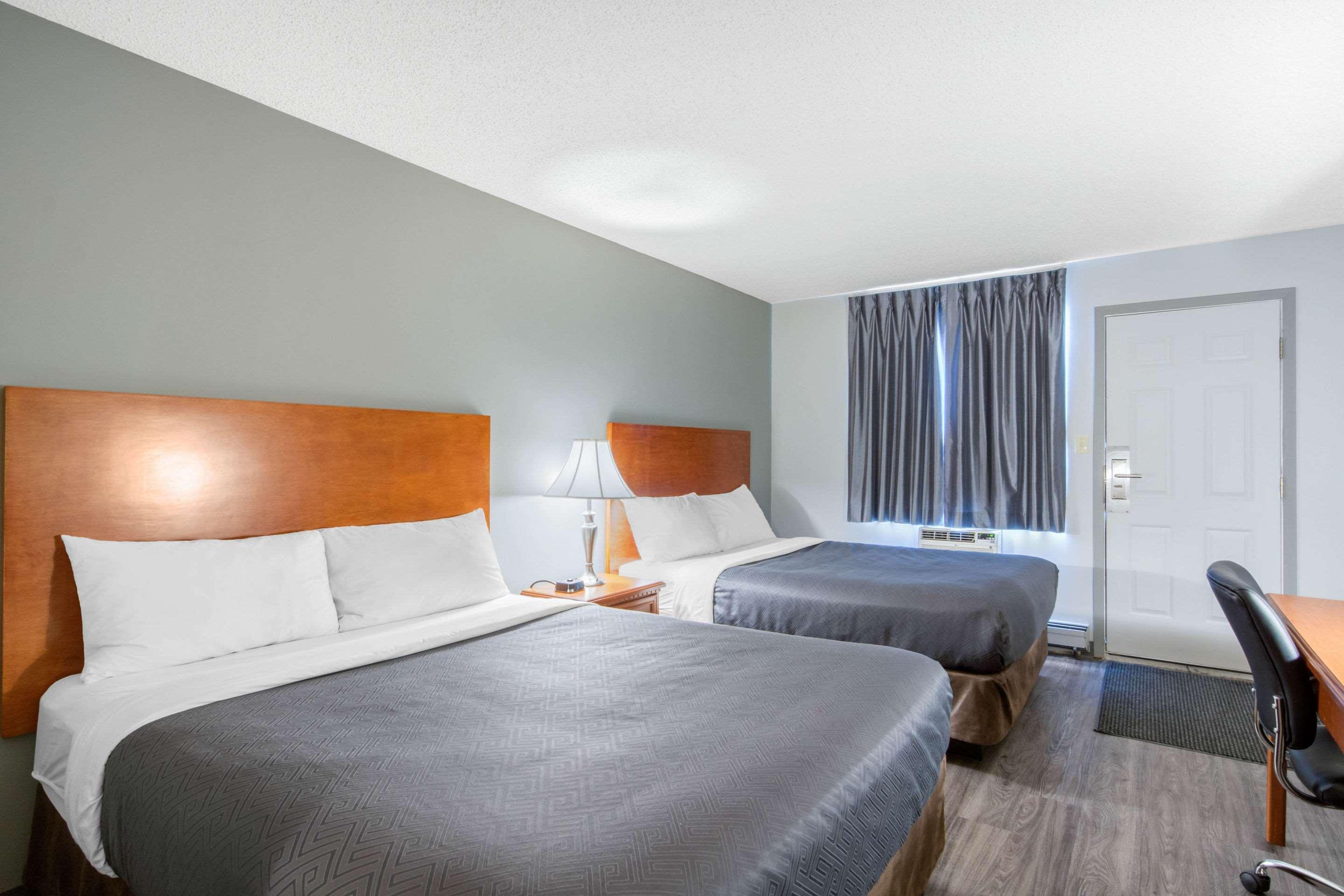 Econo Lodge Риджайна Экстерьер фото